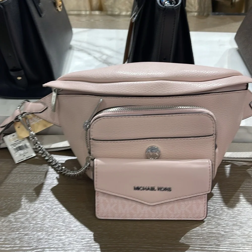MICHAEL KORS Maisie Large Pebbled Leather 2-in-1 Sling Pack Lt Powder Blush  NWT